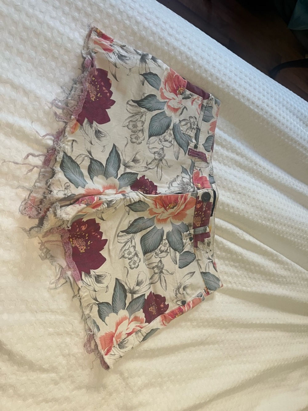 Kut from the Kloth Floral Print White and Pink Skirt